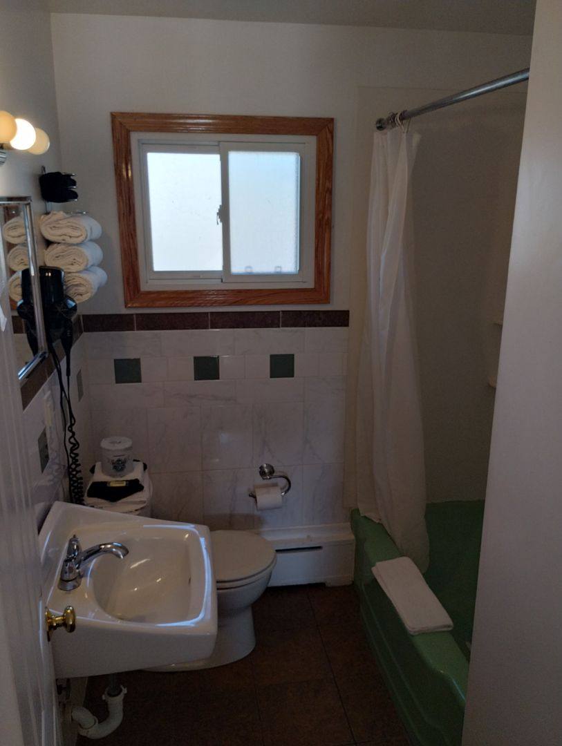 Apartment for rent at 3701 W Lake Rd, Erie, PA 16505