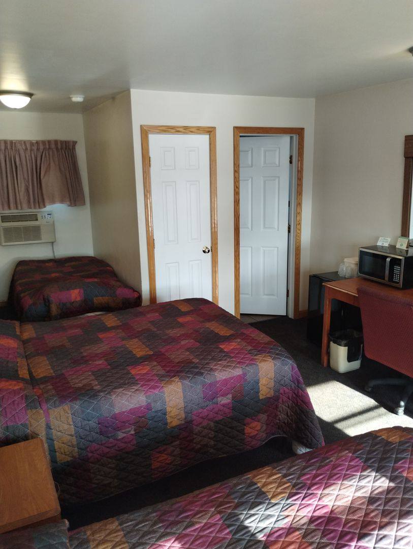 Apartment for rent at 3701 W Lake Rd, Erie, PA 16505