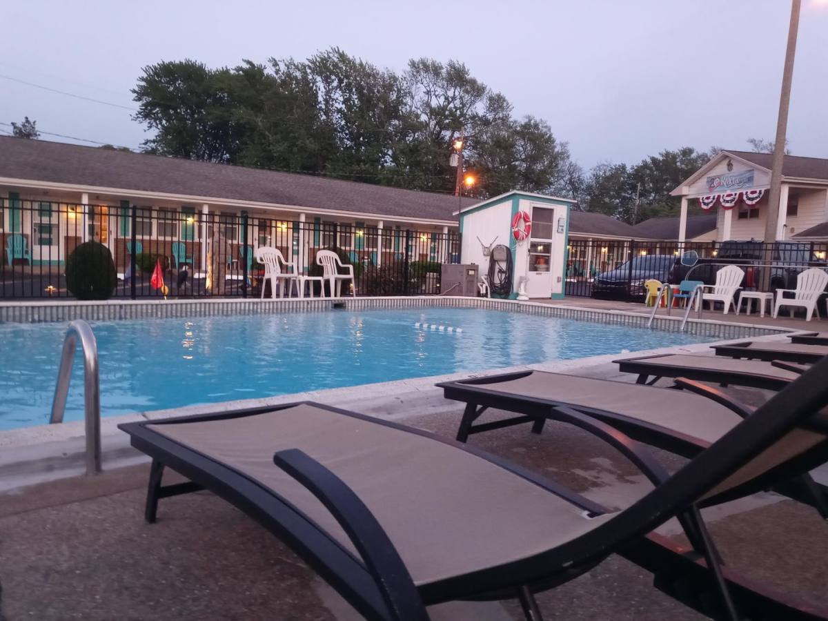 Apartment for rent at 3701 W Lake Rd, Erie, PA 16505