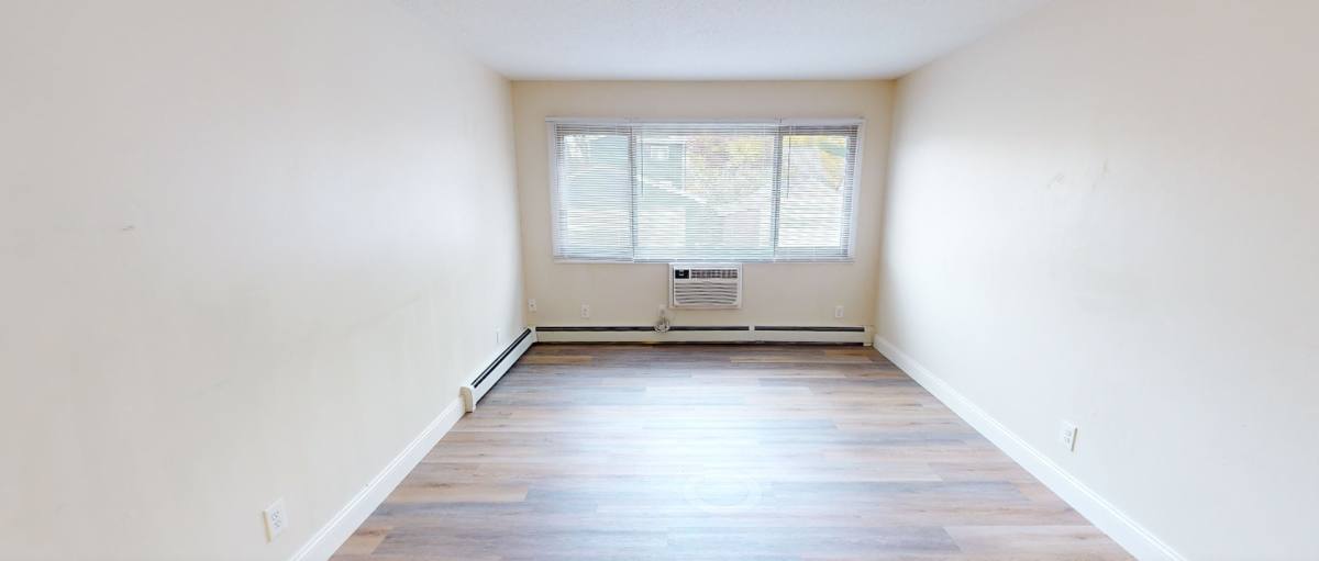Apartment for rent at 1032 Duluth St, Saint Paul, MN 55106