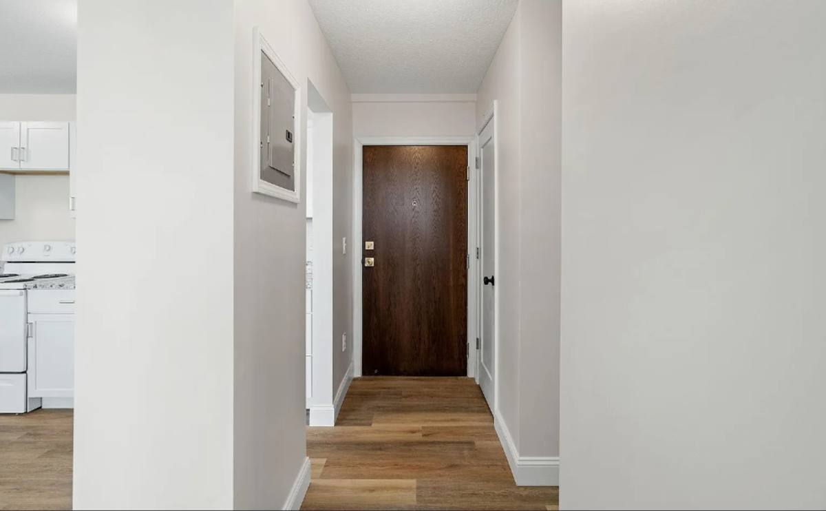 Apartment for rent at 1032 Duluth St, Saint Paul, MN 55106