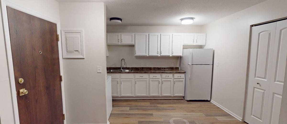 Apartment for rent at 1032 Duluth St, Saint Paul, MN 55106