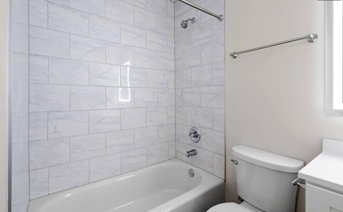 Apartment for rent at 1032 Duluth St, Saint Paul, MN 55106