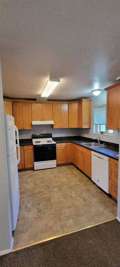 Apartment for rent at 4538 18th Ave NE, Seattle, WA 98105