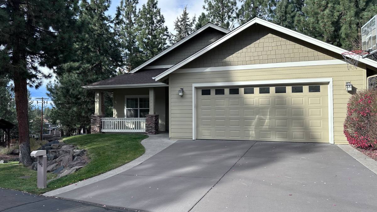 House for rent at 2842 NW Windham Loop, Bend, OR 97703