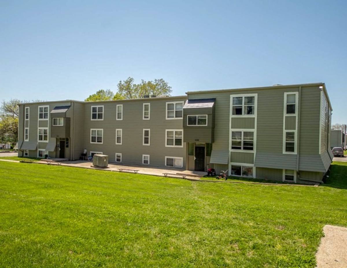 Apartment for rent at 12310 E 3rd St, Grandview, MO 64030