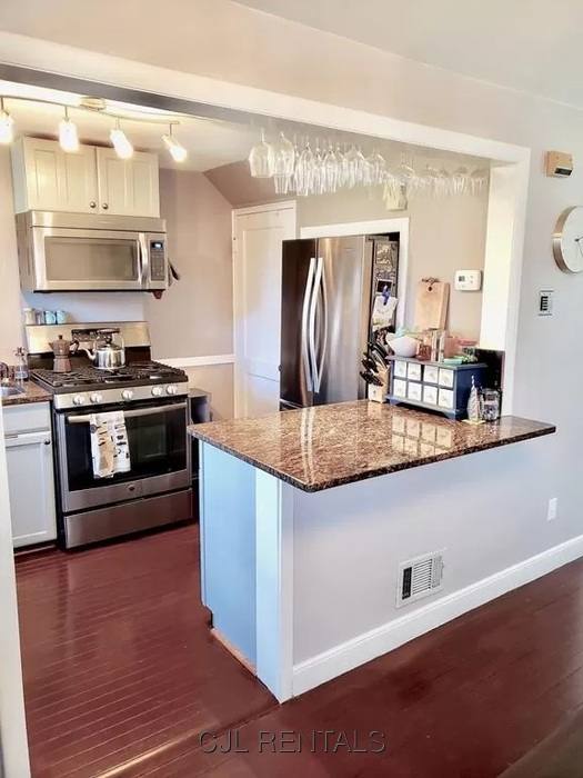 Townhouse for rent at 62 Pierce Rd, Watertown, MA 02472