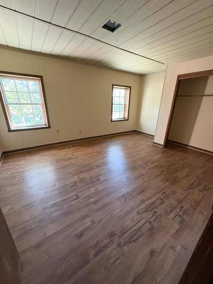 Apartment for rent at 525 E Main St, Glasgow, KY 42141
