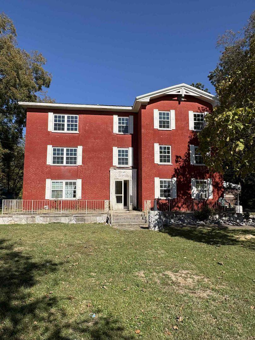Apartment for rent at 525 E Main St, Glasgow, KY 42141