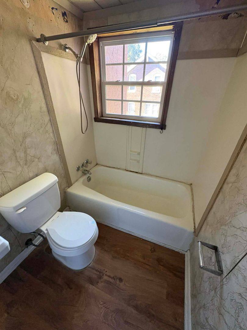 Apartment for rent at 525 E Main St, Glasgow, KY 42141