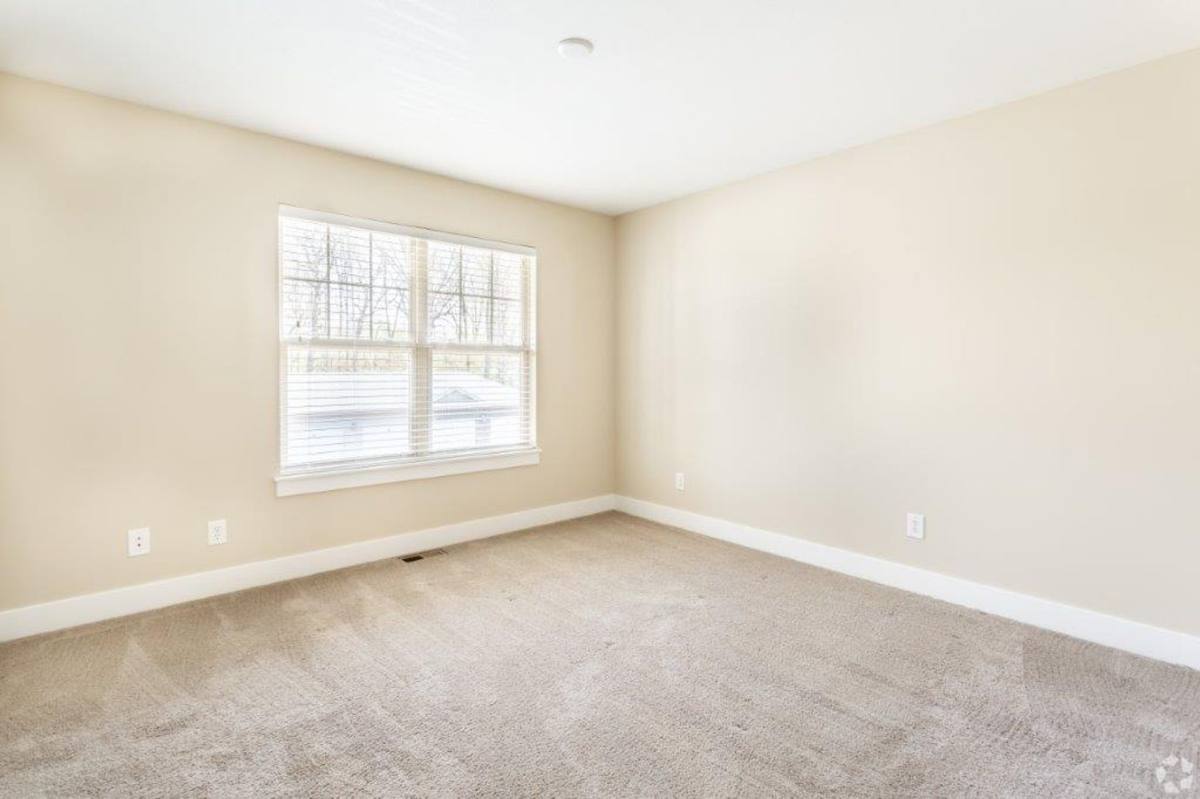 Apartment for rent at 1302 Eisenhower Ave, Valparaiso, IN 46383
