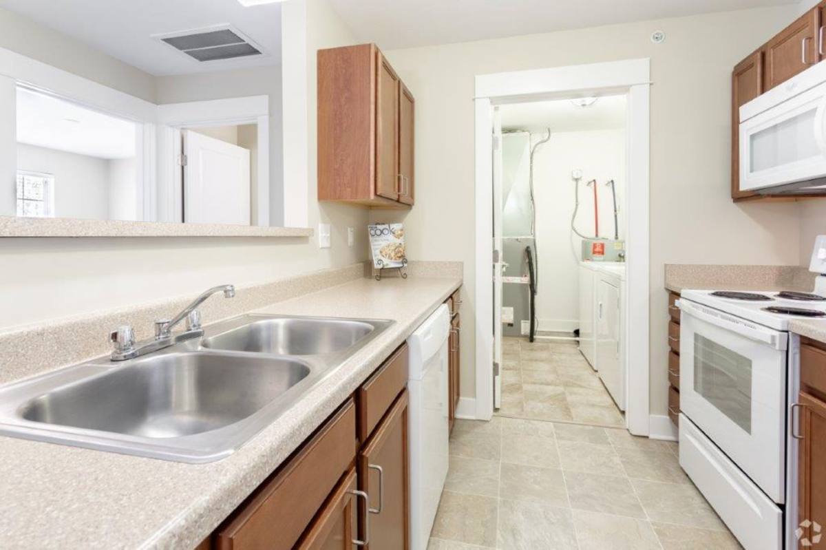 Apartment for rent at 1302 Eisenhower Ave, Valparaiso, IN 46383