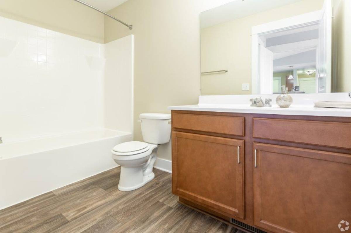 Apartment for rent at 1302 Eisenhower Ave, Valparaiso, IN 46383