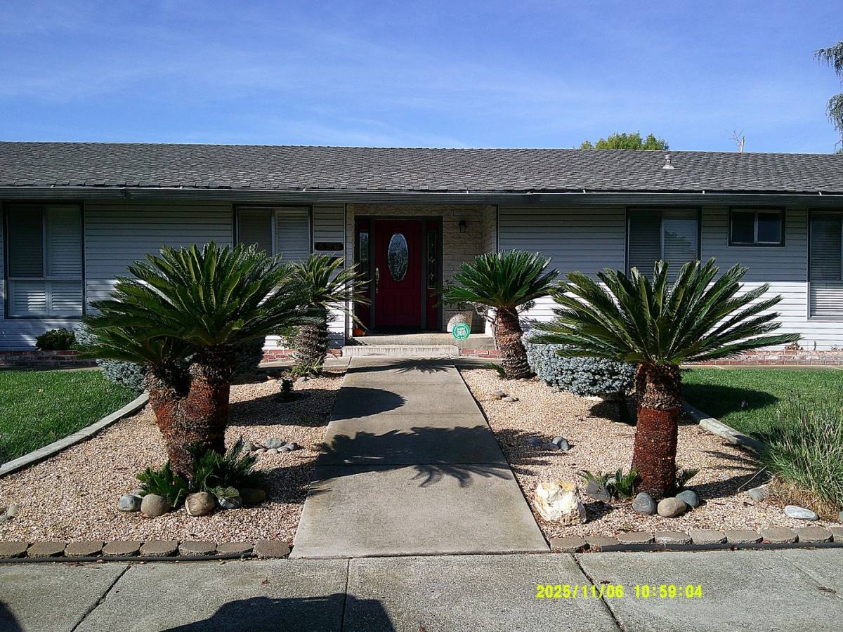 House for rent at 390 S Almond St, Dixon, CA 95620