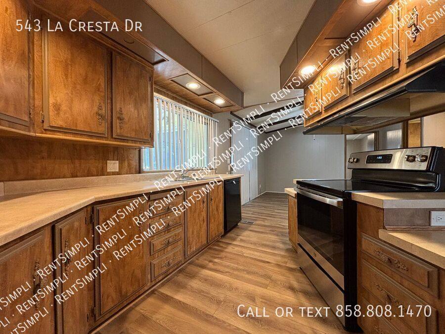 House for rent at 543 La Cresta Dr, Hemet, CA 92543