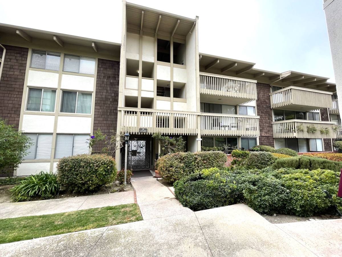 Condo for rent at 6542 Ocean Crest Dr, Rancho Palos Verdes, CA 90275