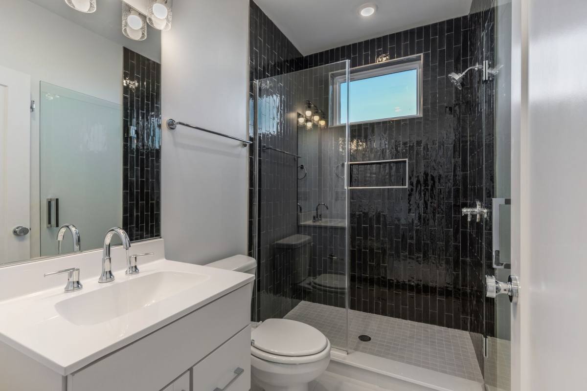 Apartment for rent at 710 N 16th St, Philadelphia, PA 19130
