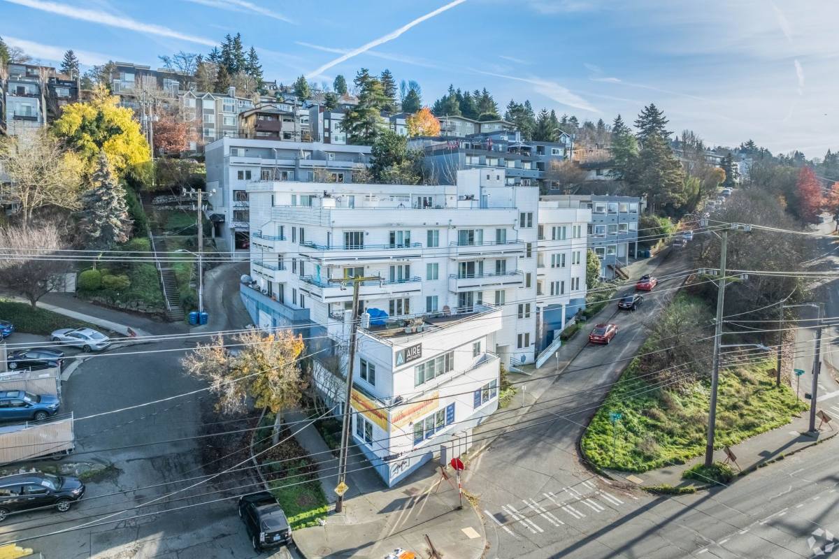 Apartment for rent at 2572 Gilman Dr W, Seattle, WA 98119