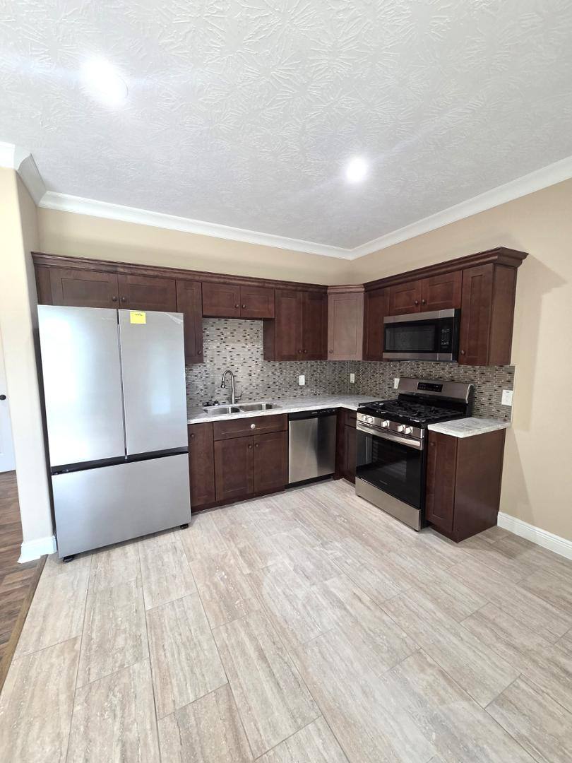 Apartment for rent at 450 Jackson, Beaumont, TX 77701
