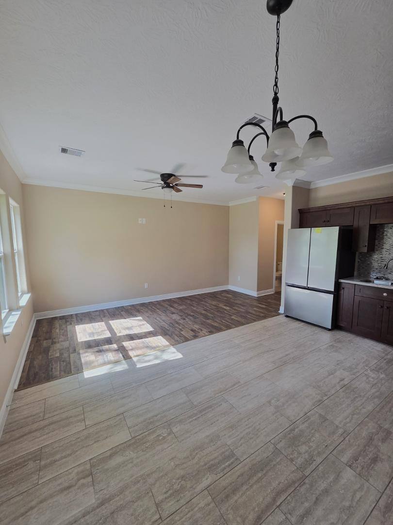 Apartment for rent at 450 Jackson, Beaumont, TX 77701
