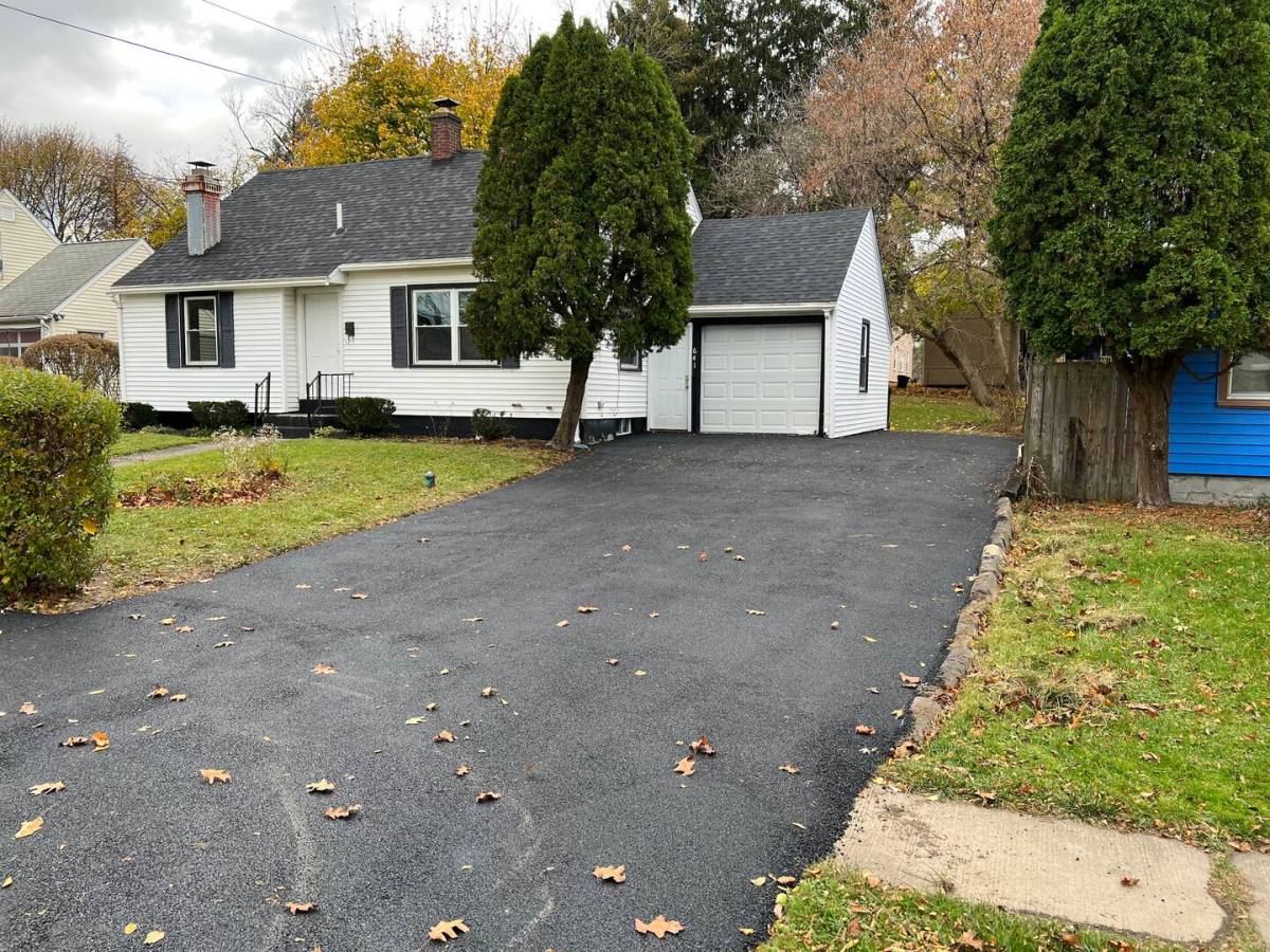 House for rent at 641 Salisbury Park Dr, Syracuse, NY 13224