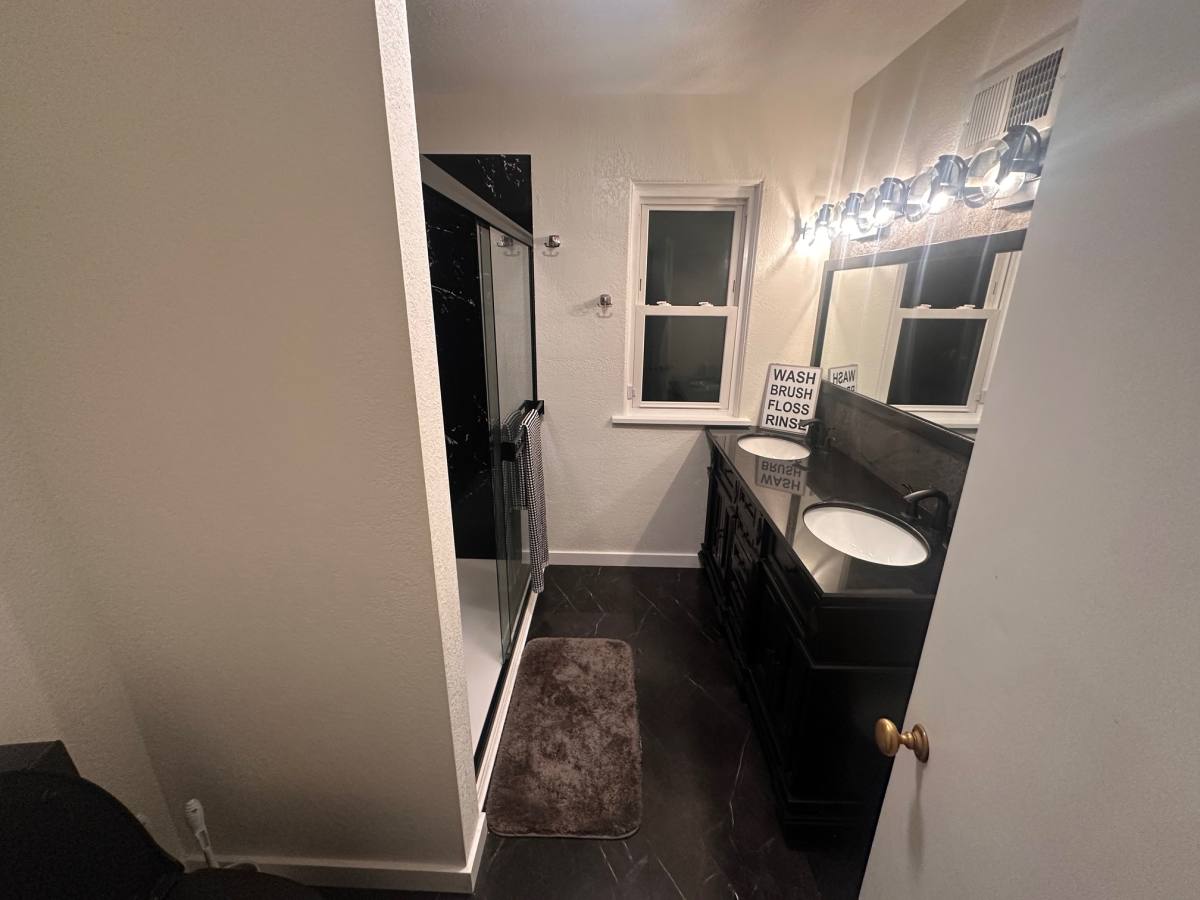 Apartment for rent at 2222 Hollywood Place, South Bend, IN 46616