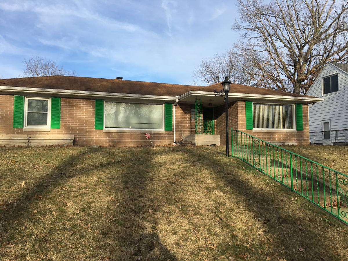 Apartment for rent at 2222 Hollywood Place, South Bend, IN 46616