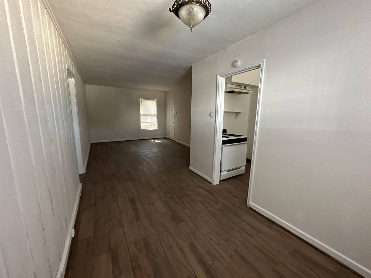 Apartment for rent at Roseland, 4402 Roseland St, Houston, TX 77006