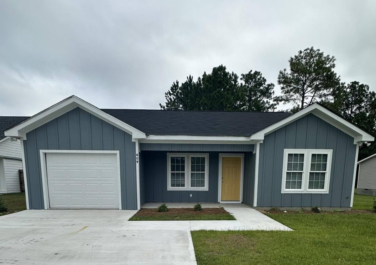 House for rent at 609 40th St E, Tifton, GA 31794