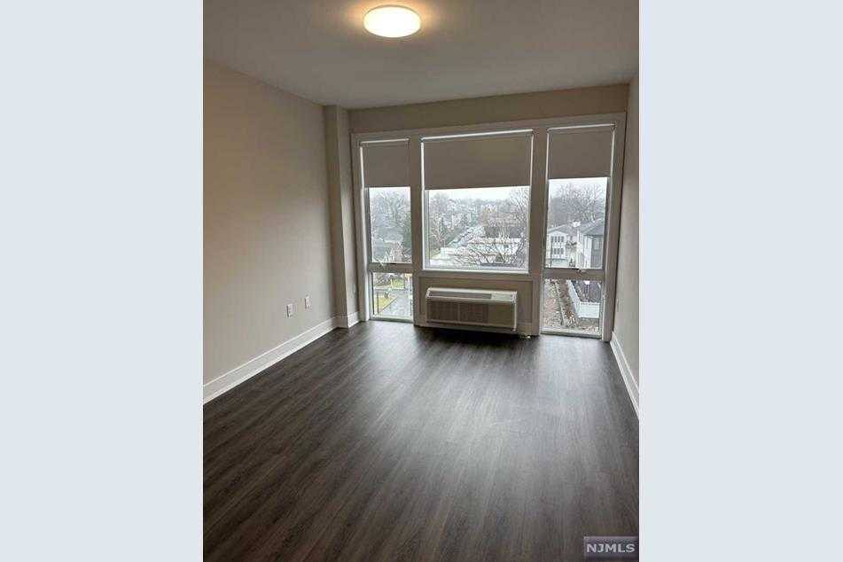Apartment for rent at 470 Main St #415, Fort Lee, NJ 07024