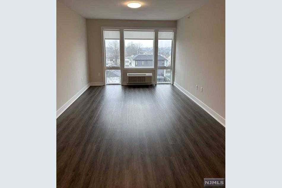 Apartment for rent at 470 Main St #415, Fort Lee, NJ 07024
