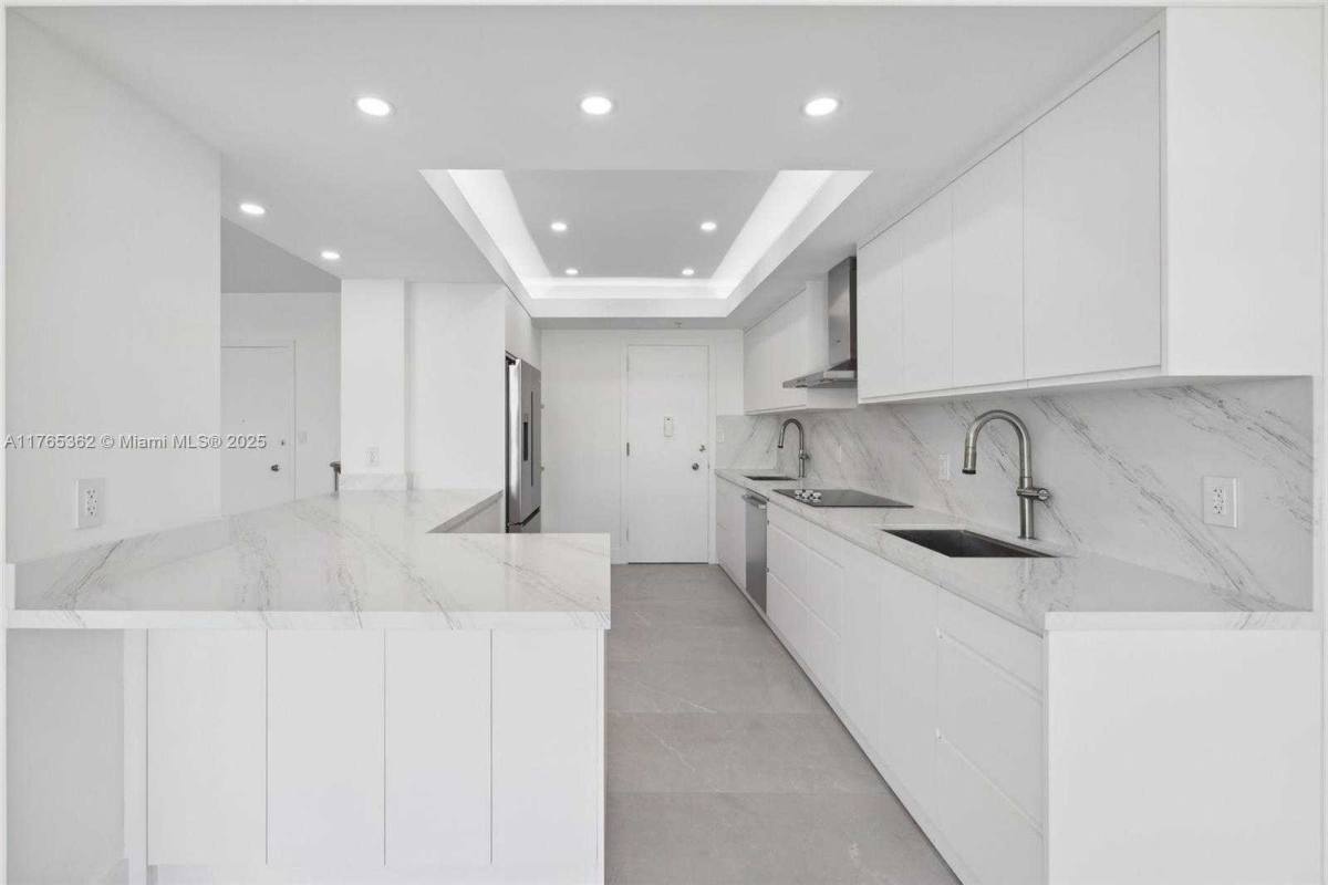 Condo for rent at 5055 Collins Ave, Miami Beach, FL 33140