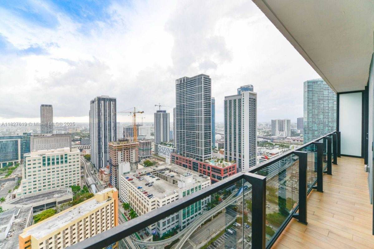 Apartment for rent at 398 NE 5th St #398, Miami, FL 33132