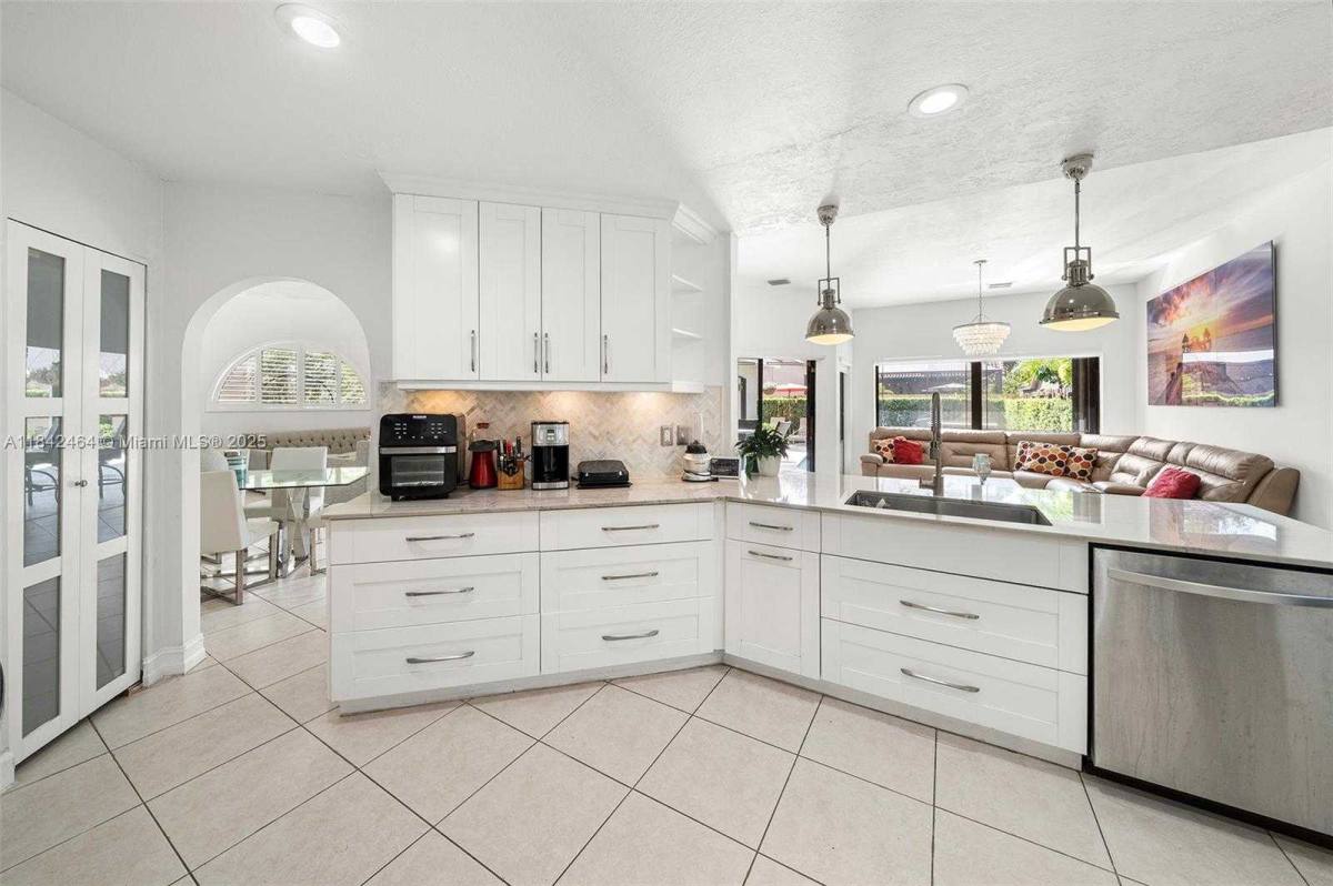 Apartment for rent at 9420 NW 18th Place, Fort Lauderdale, FL 33322