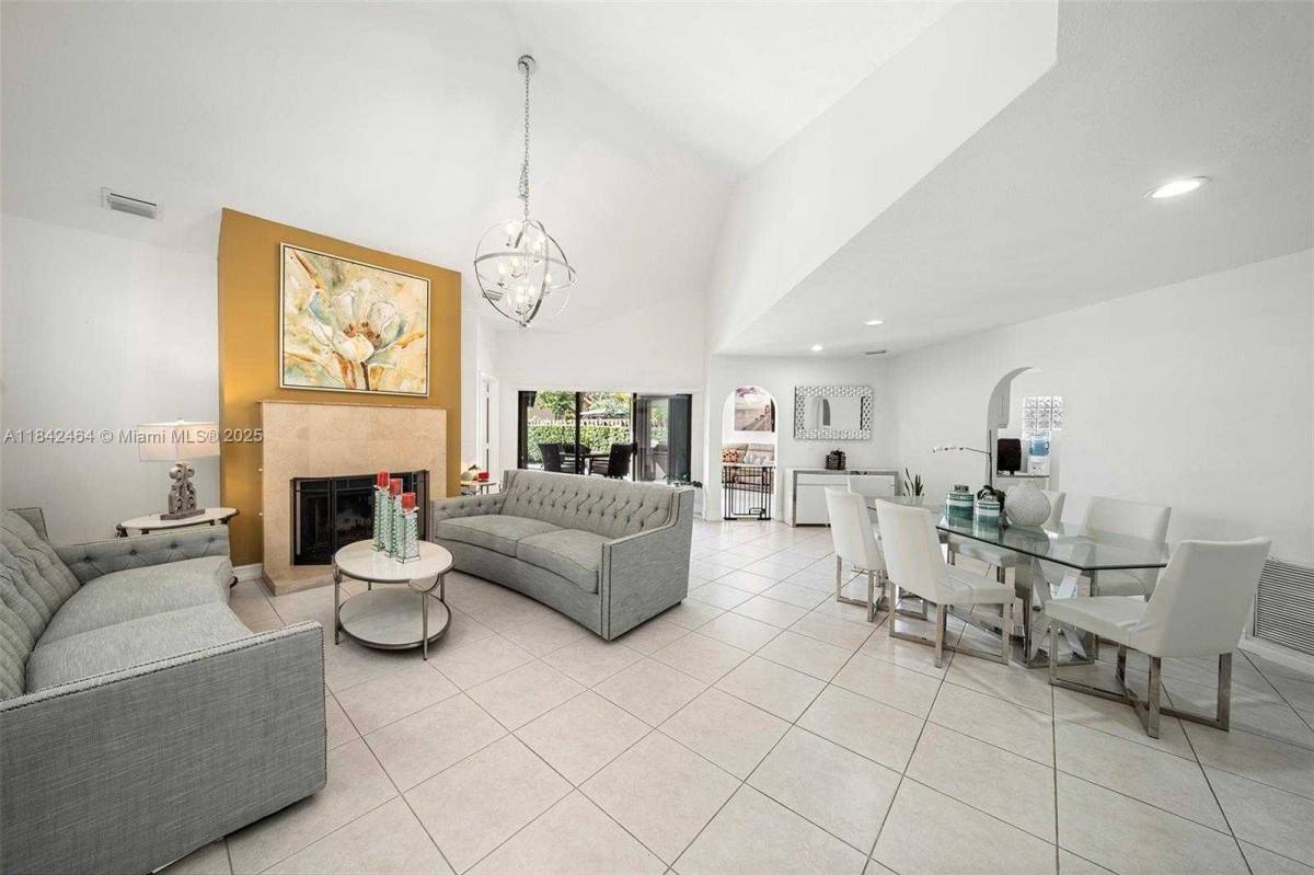 Apartment for rent at 9420 NW 18th Place, Fort Lauderdale, FL 33322