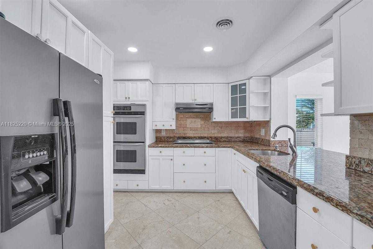 Apartment for rent at 2005 N 36th Ave, Hollywood, FL 33021