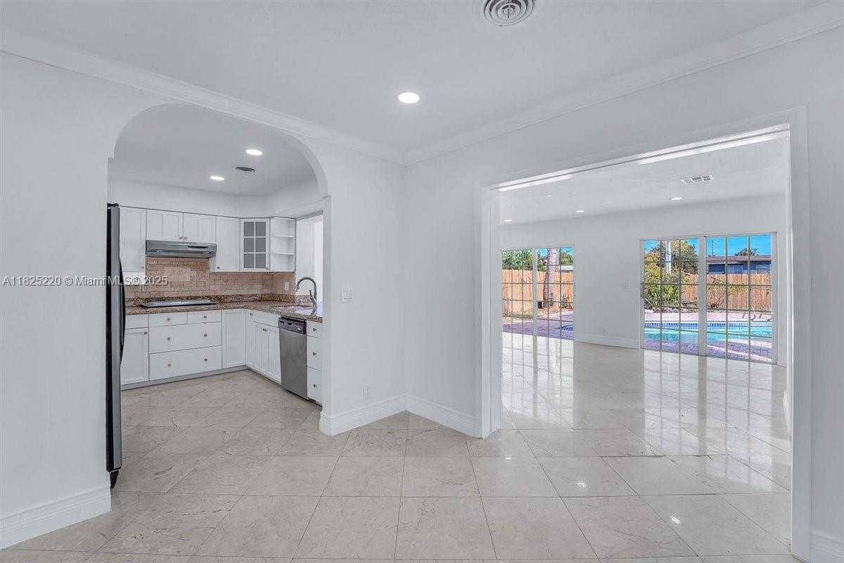 Apartment for rent at 2005 N 36th Ave, Hollywood, FL 33021