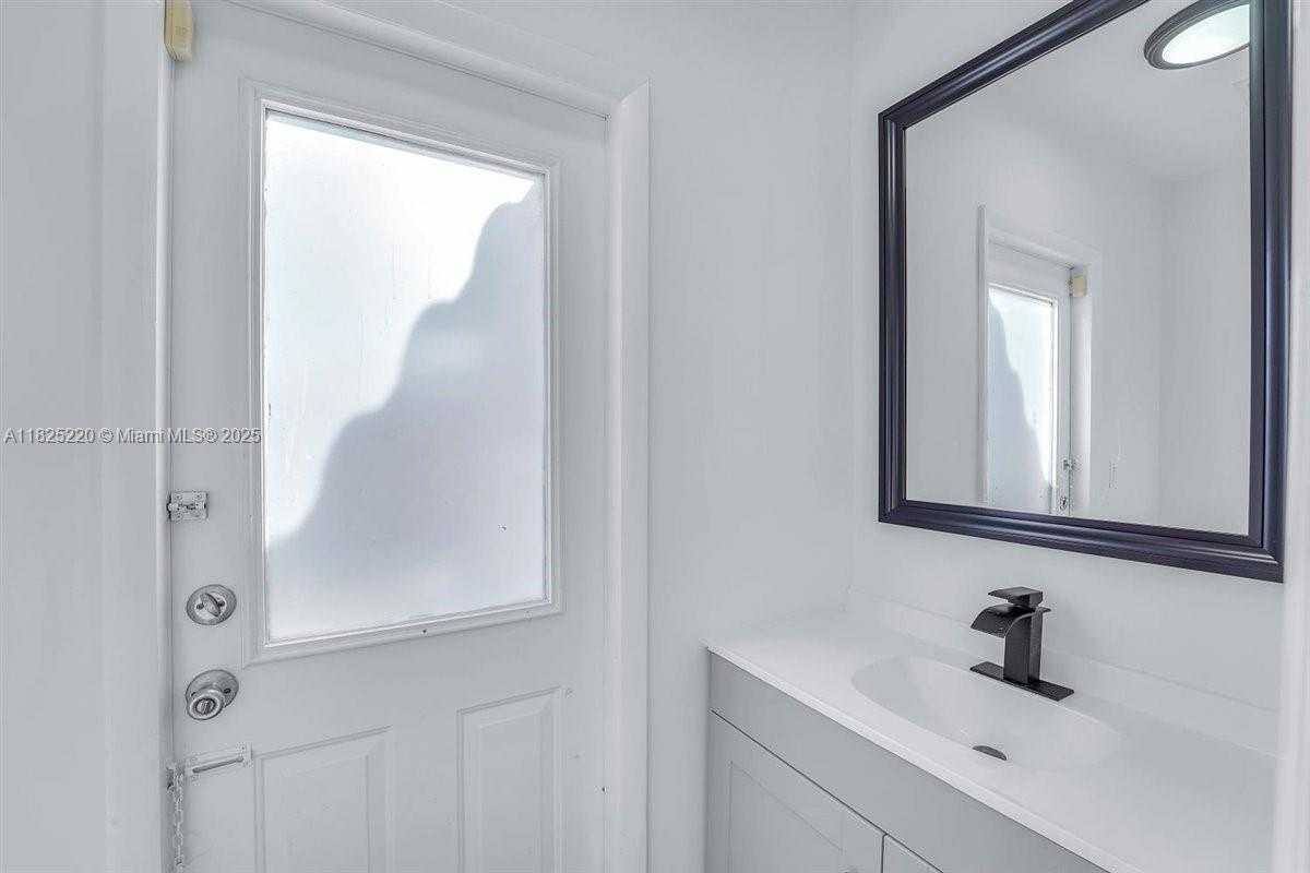 Apartment for rent at 2005 N 36th Ave, Hollywood, FL 33021