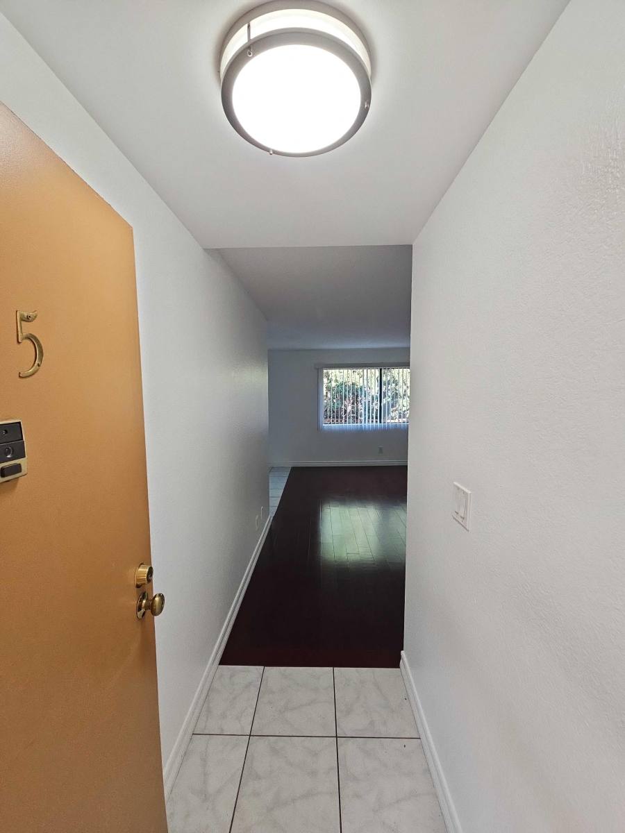 Apartment for rent at 4132 Tujunga Ave #105, Studio City, CA 91604