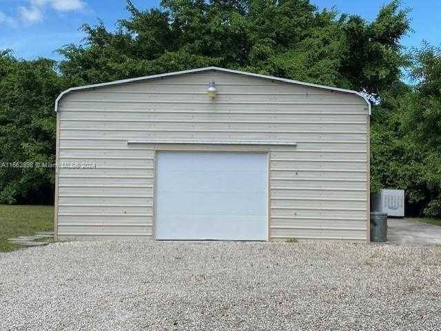 Apartment for rent at 4450 S Jog Rd, Lake Worth, FL 33463