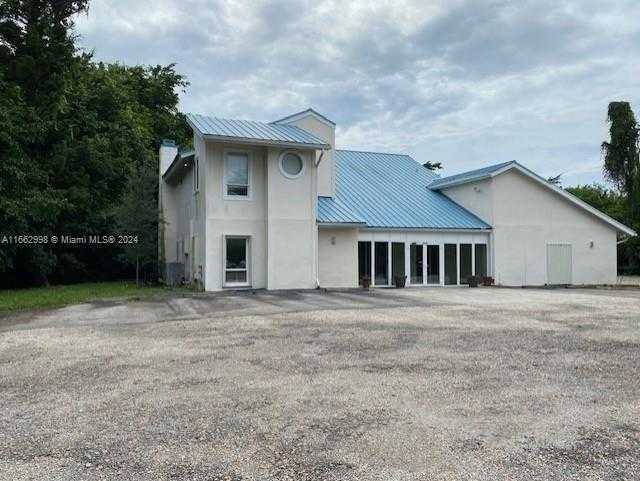 Apartment for rent at 4450 S Jog Rd, Lake Worth, FL 33463