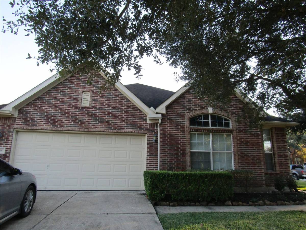 House for rent at 13935 Charterhouse Way, Sugar Land, TX 77498