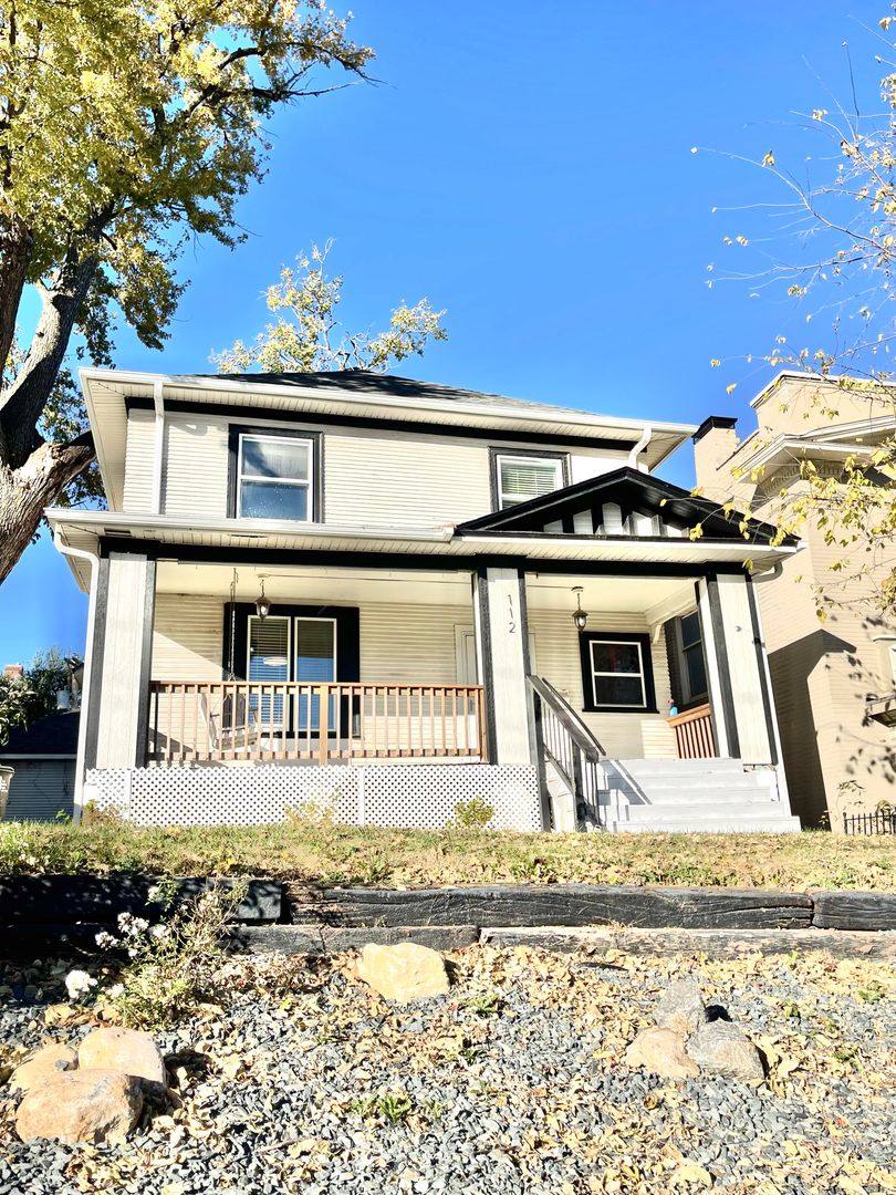 House for rent at 112 S 36th St, Omaha, NE 68131