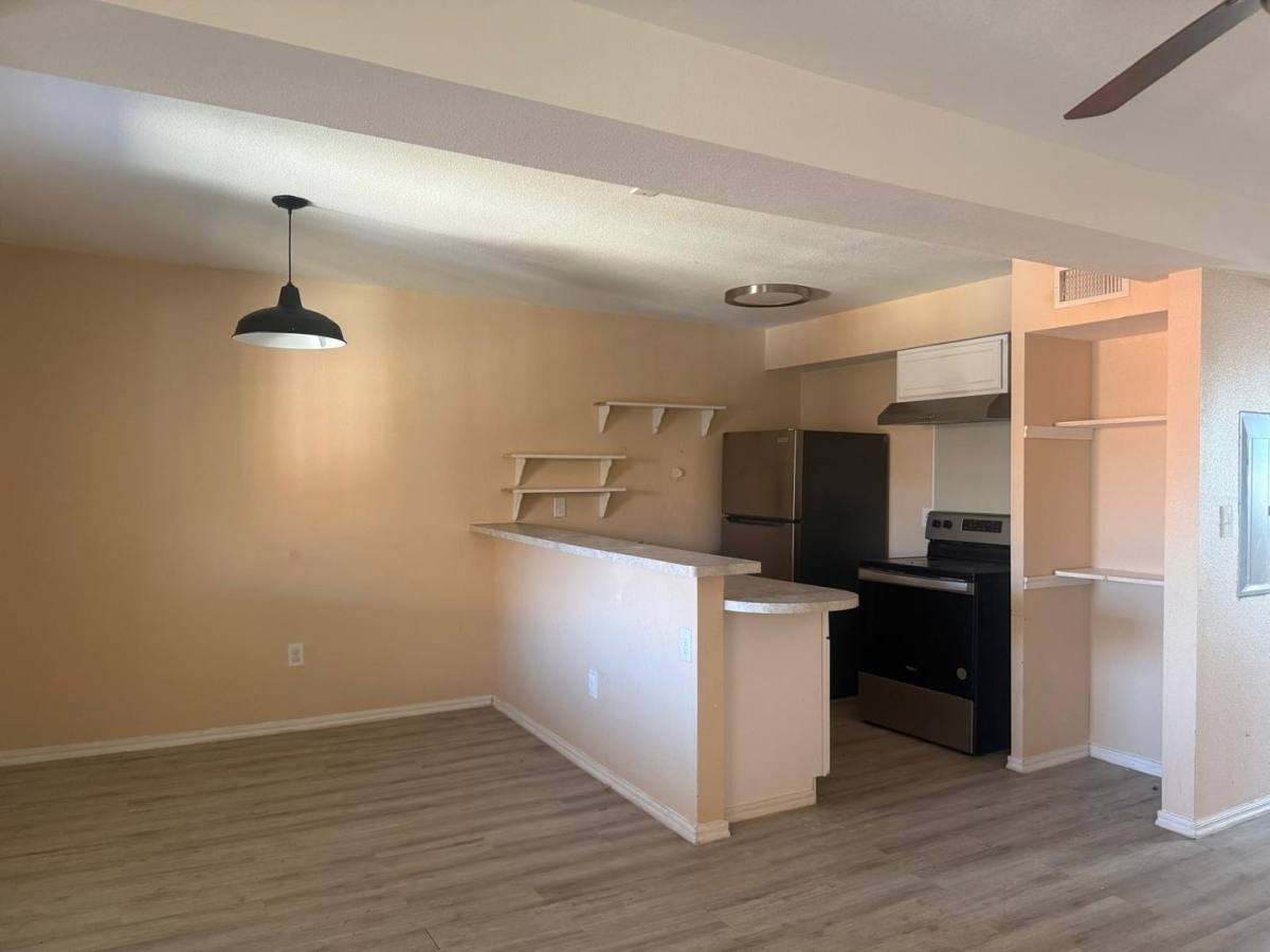 Apartment for rent at 3718 Pleasanton Rd 2-201, San Antonio, TX 78221