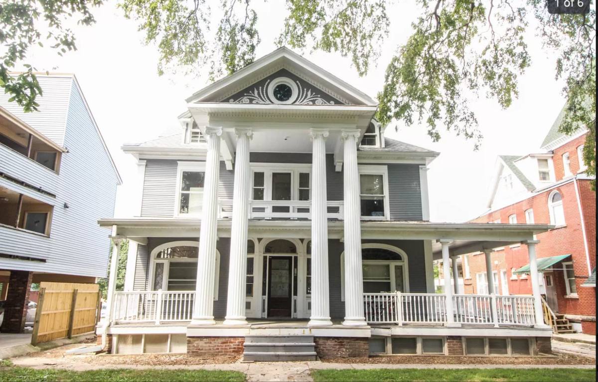 Apartment for rent at 504 W Elm, Urbana, IL 61801