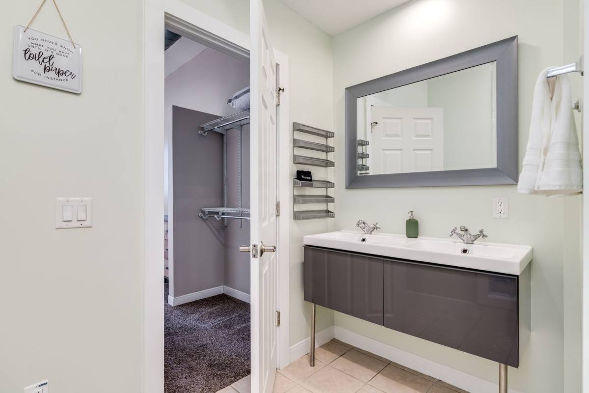 Apartment for rent at 55 E Clifton Ave, Cincinnati, OH 45202
