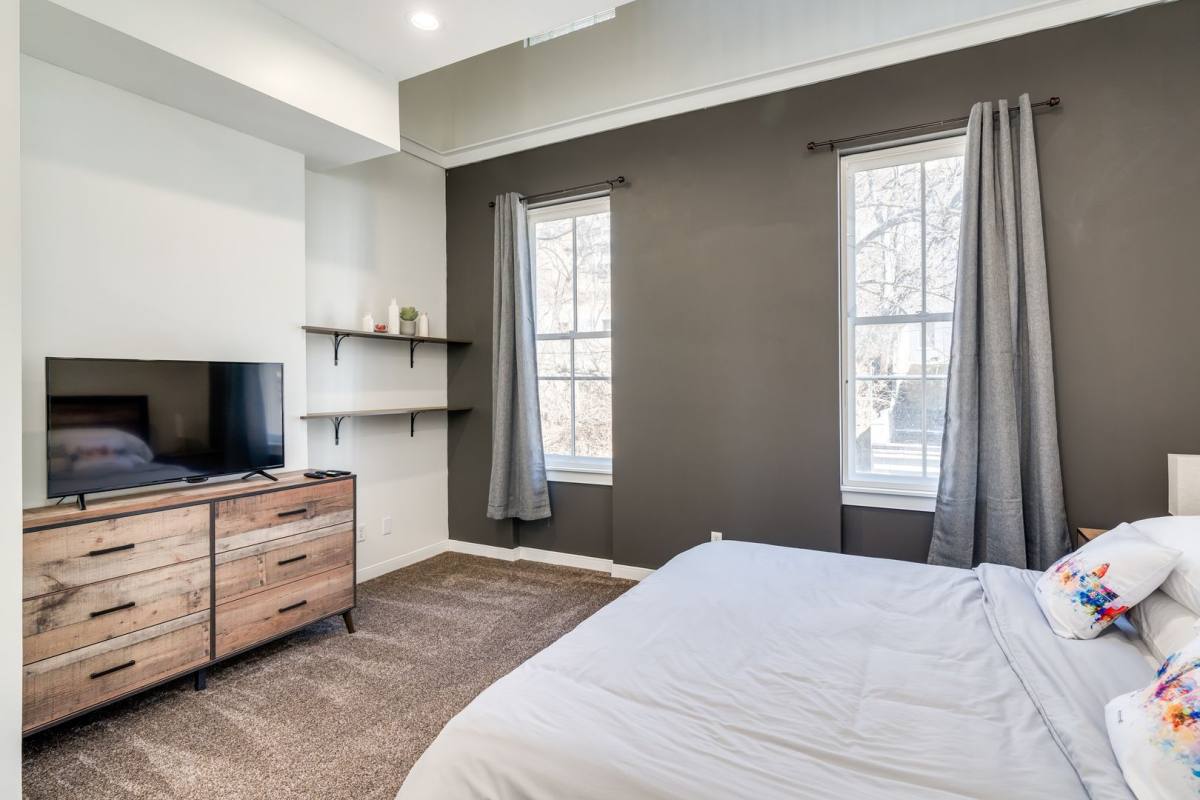 Apartment for rent at 55 E Clifton Ave, Cincinnati, OH 45202