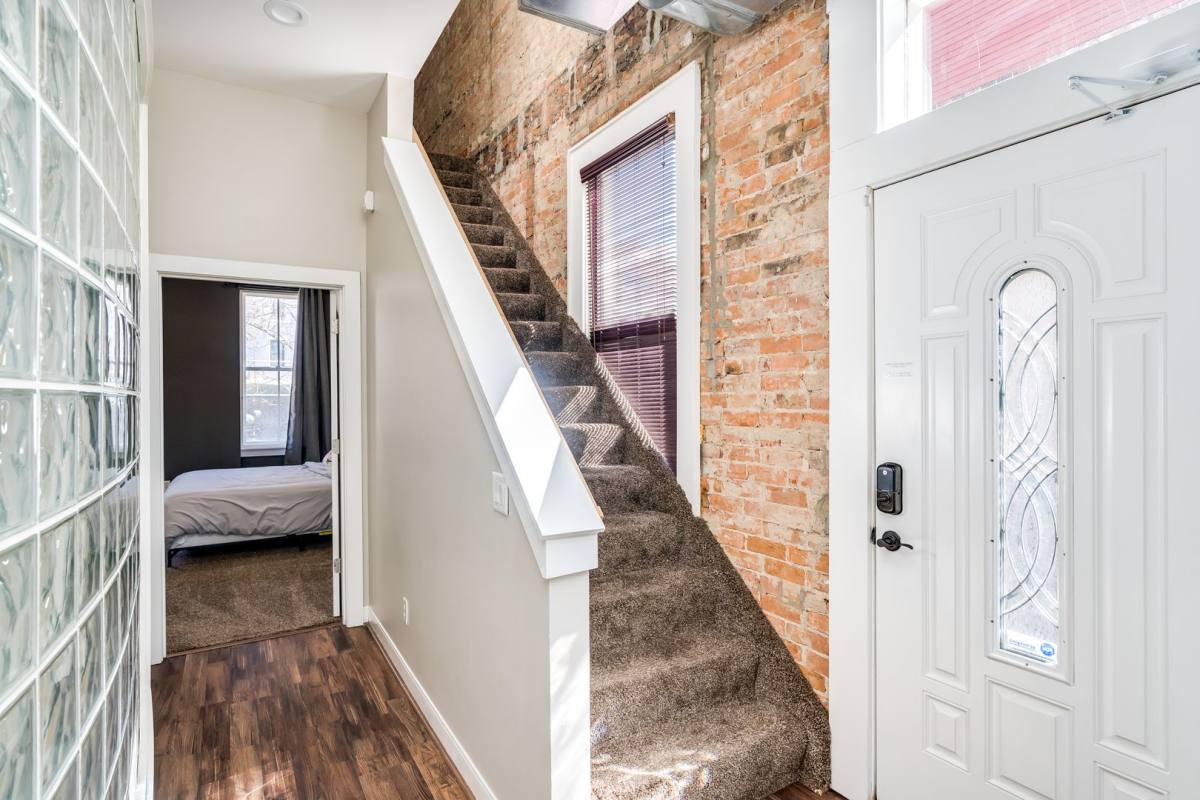 Apartment for rent at 55 E Clifton Ave, Cincinnati, OH 45202