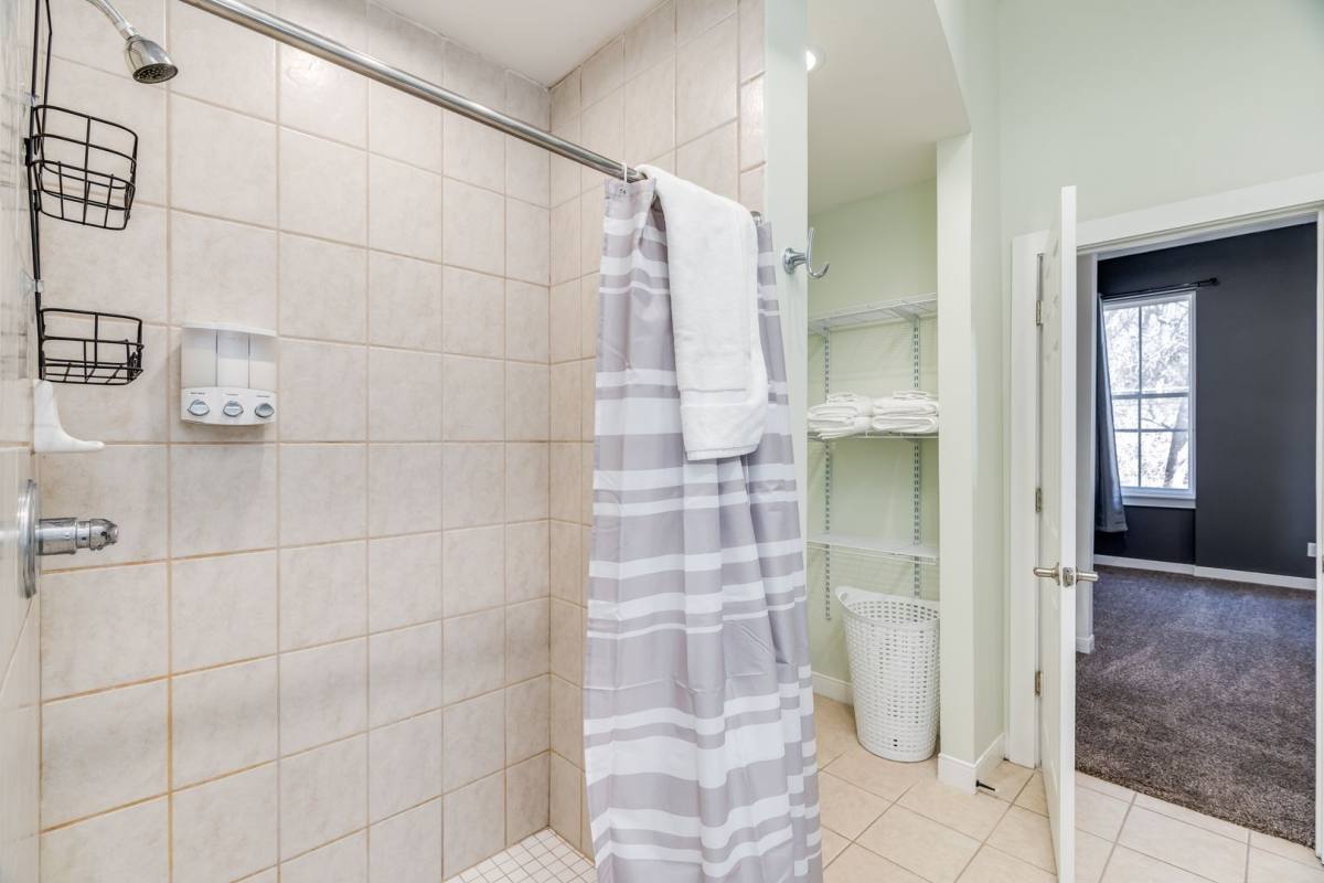 Apartment for rent at 55 E Clifton Ave, Cincinnati, OH 45202