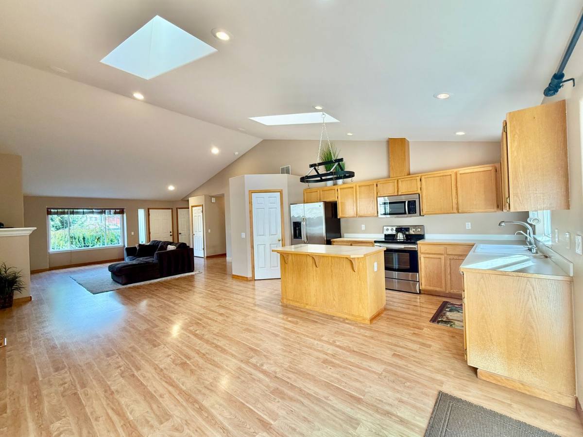 House for rent at 14212 28th Dr SE, Bothell, WA 98012